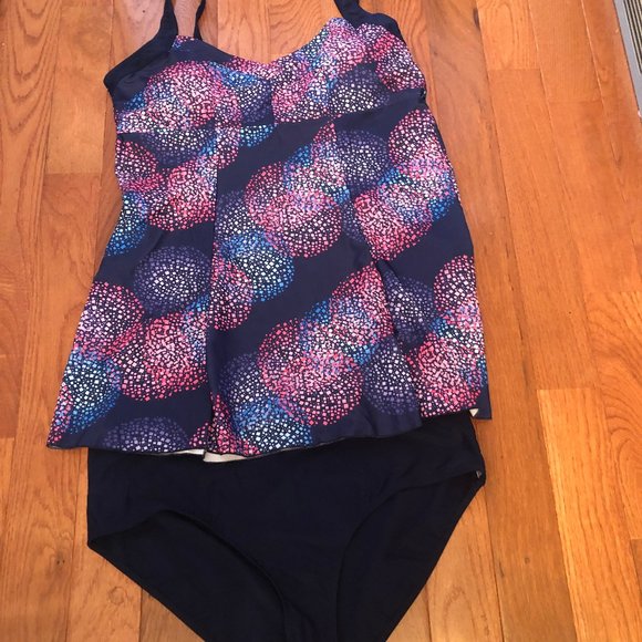 COPY - 2 Piece Bathing Suit Size XXL NWOT - Picture 1 of 5